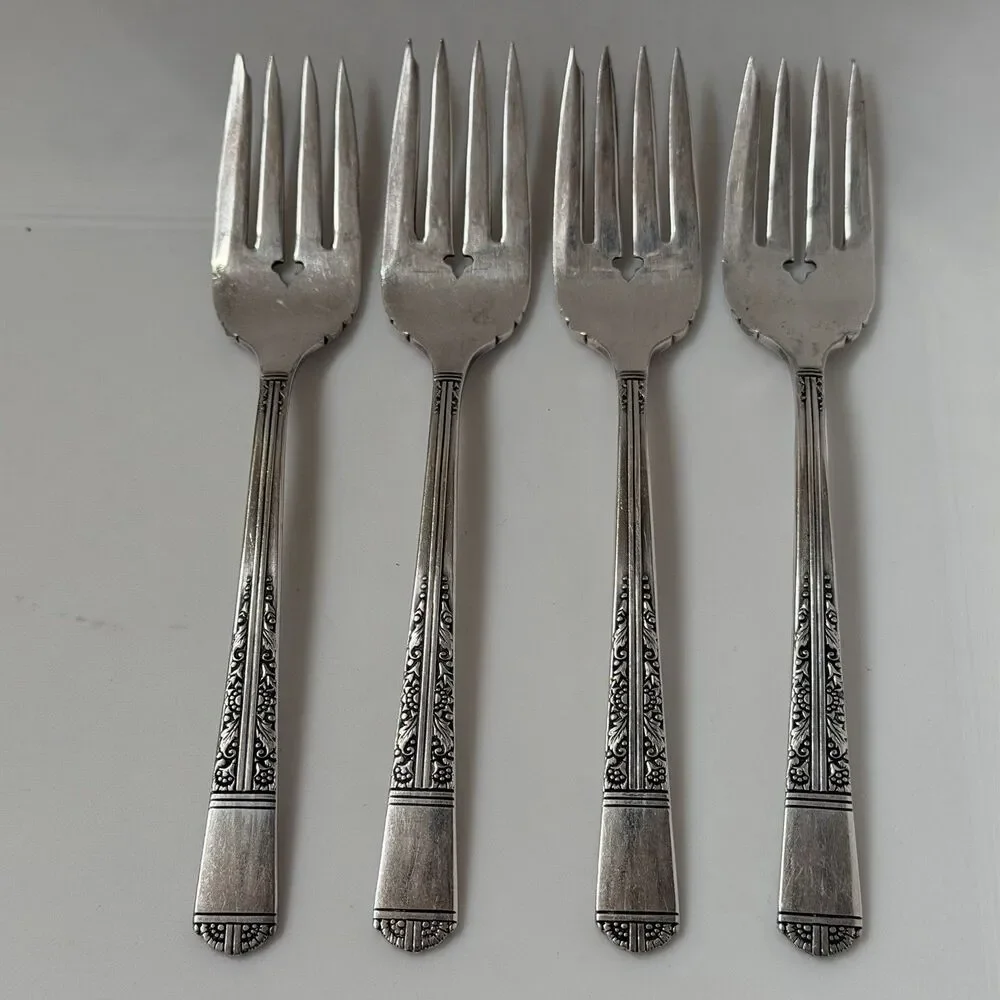 4pc Oneida Royal York Silverplate Salad Fork 6 1/2” Tudor Community 1937